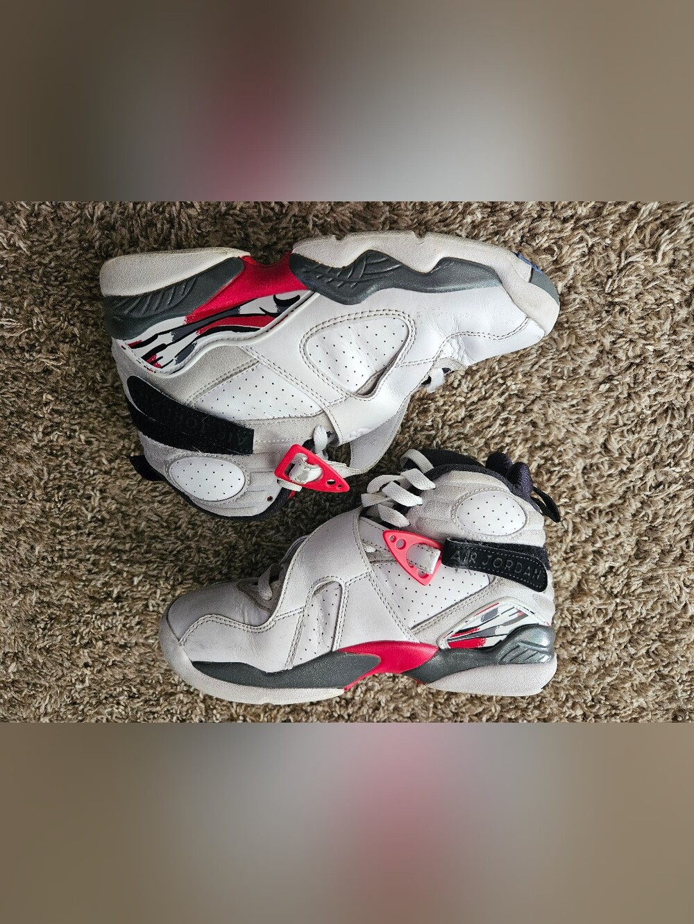 Nike Air Jordan Vlll 8 Retro Boy's Bugs Bunny Retro White True Red Sneakers 4Y